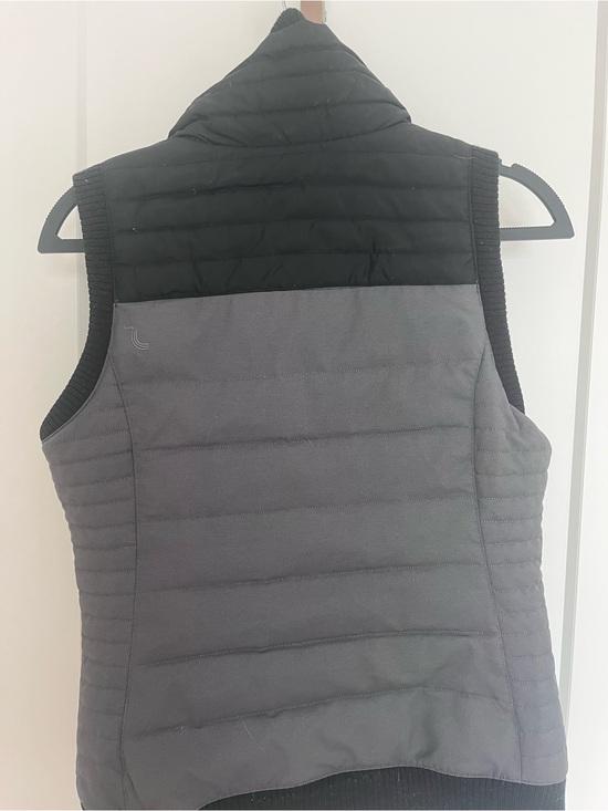 Lole Jackets & Blazers - Lole Quilted Vest in Gray and Black